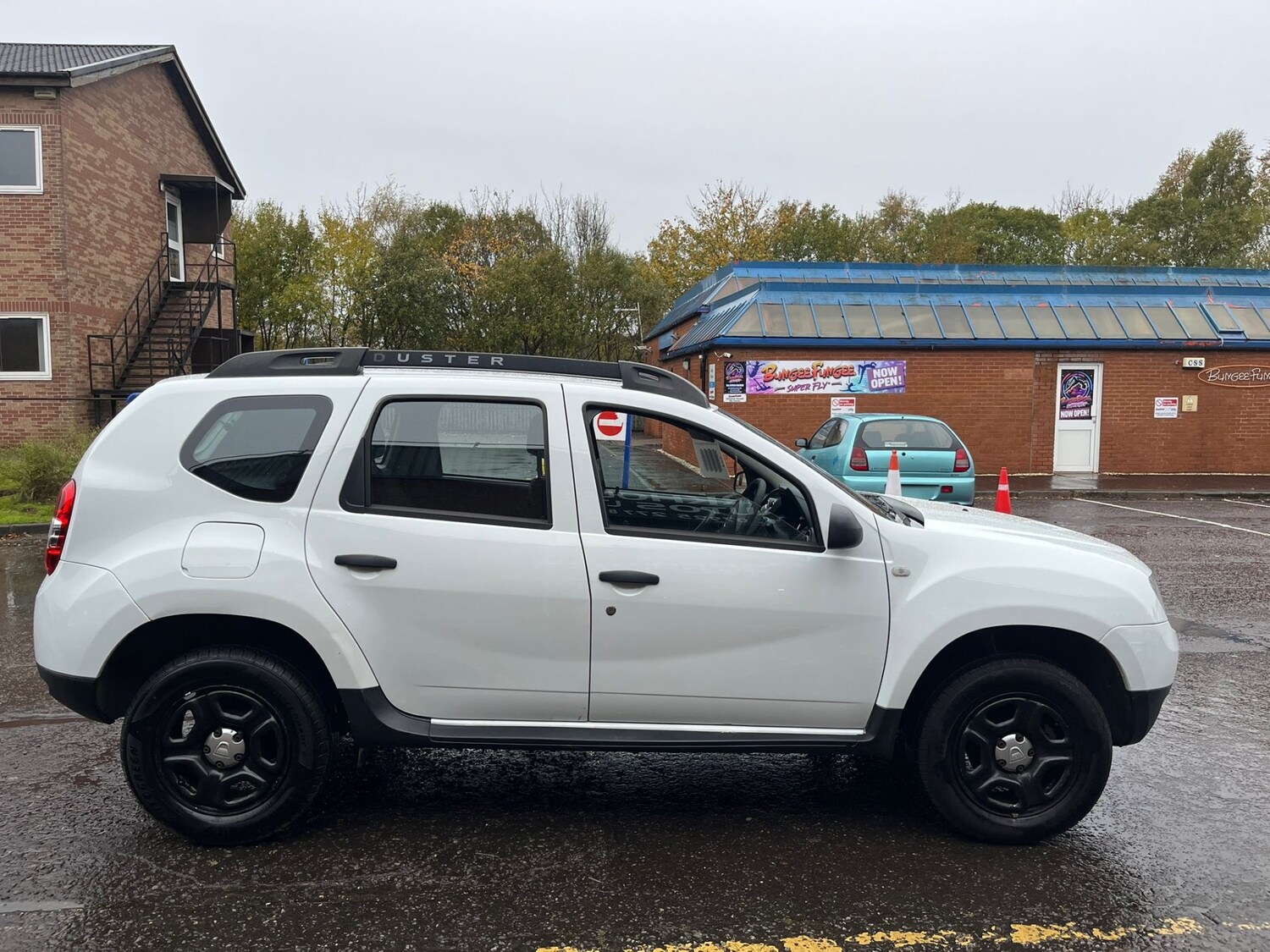 Used Dacia Duster 2017 for sale - 76385160: Photo 3