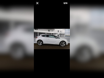 2015 (64) - 1.4T 16V Sport 3dr