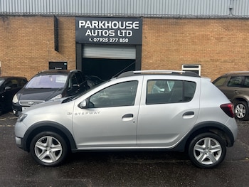 Used Dacia Sandero Stepway 2014 for sale - 76178106: Photo