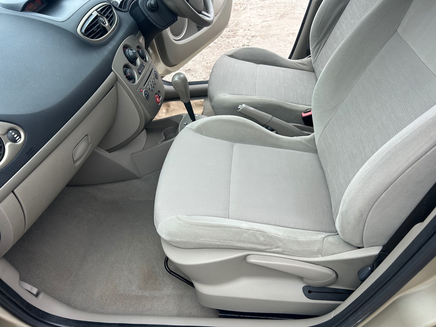 Used Renault Clio 2007 for sale - 76044737: Photo 14