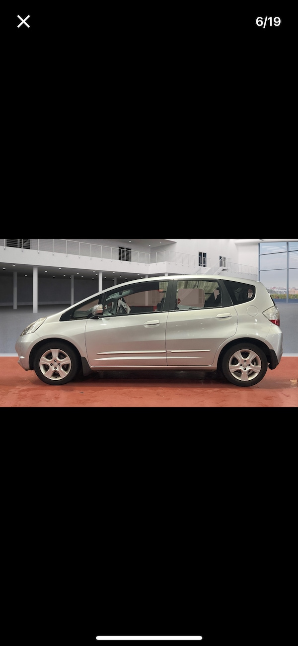 Used Honda Jazz 2010 for sale - 76268664: Photo 2