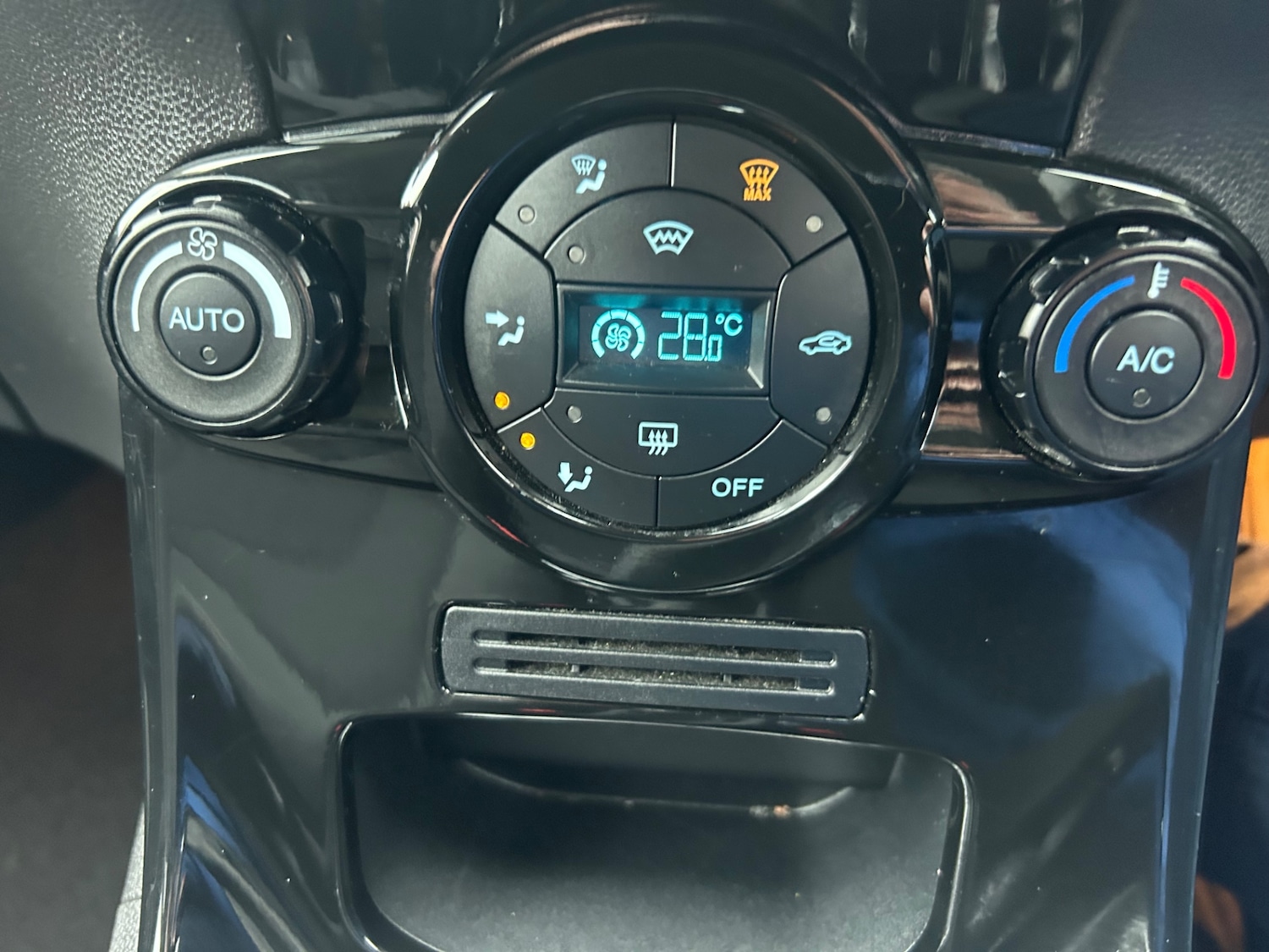 Used Ford Fiesta 2013 for sale - 77609677: Photo 14