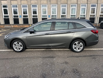 Used Vauxhall Astra 2017 for sale - 77493135: Photo
