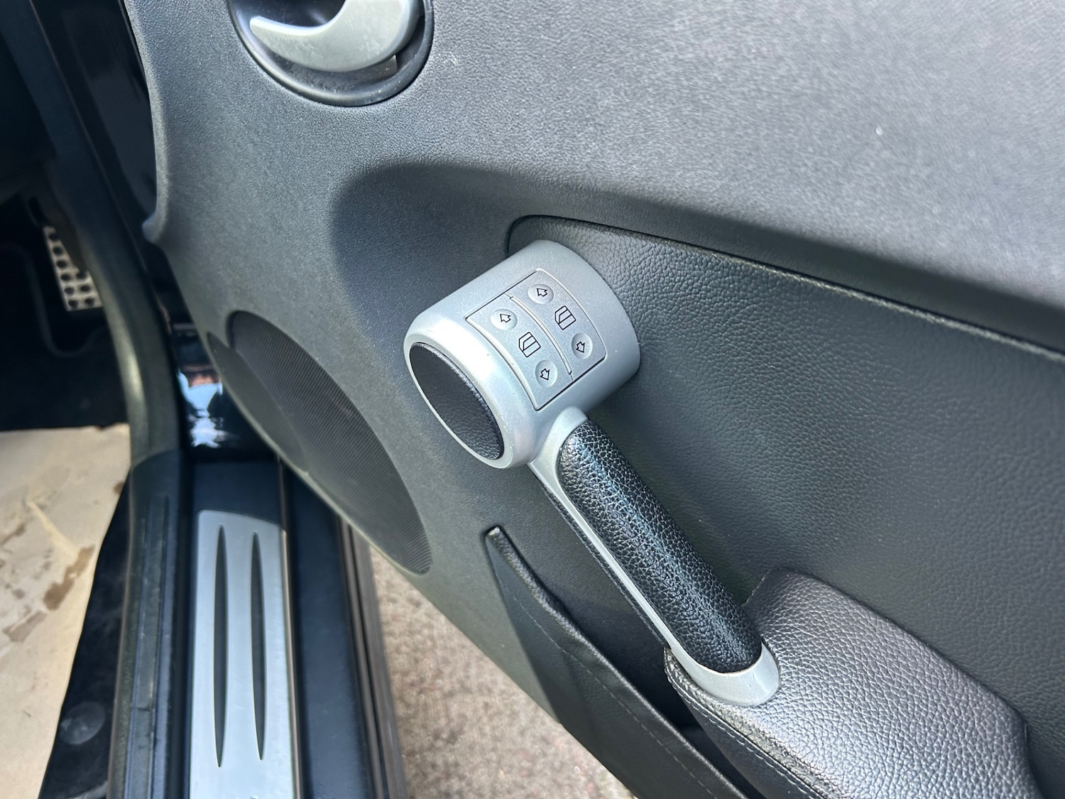 Used Mercedes-Benz SLK 2005 for sale - 76196951: Photo 24
