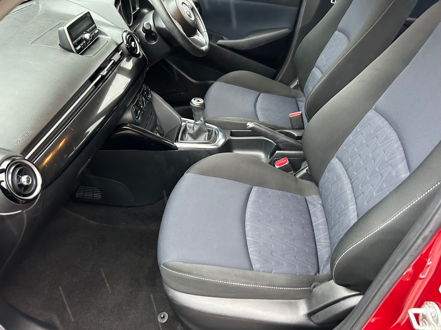 Used Mazda Mazda2 2015 for sale - 76532247: Photo 11