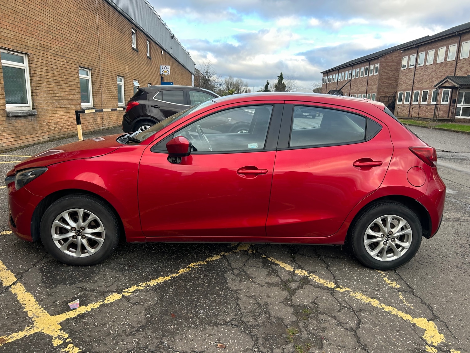 Used Mazda Mazda2 2015 for sale - 76532247: Photo 3