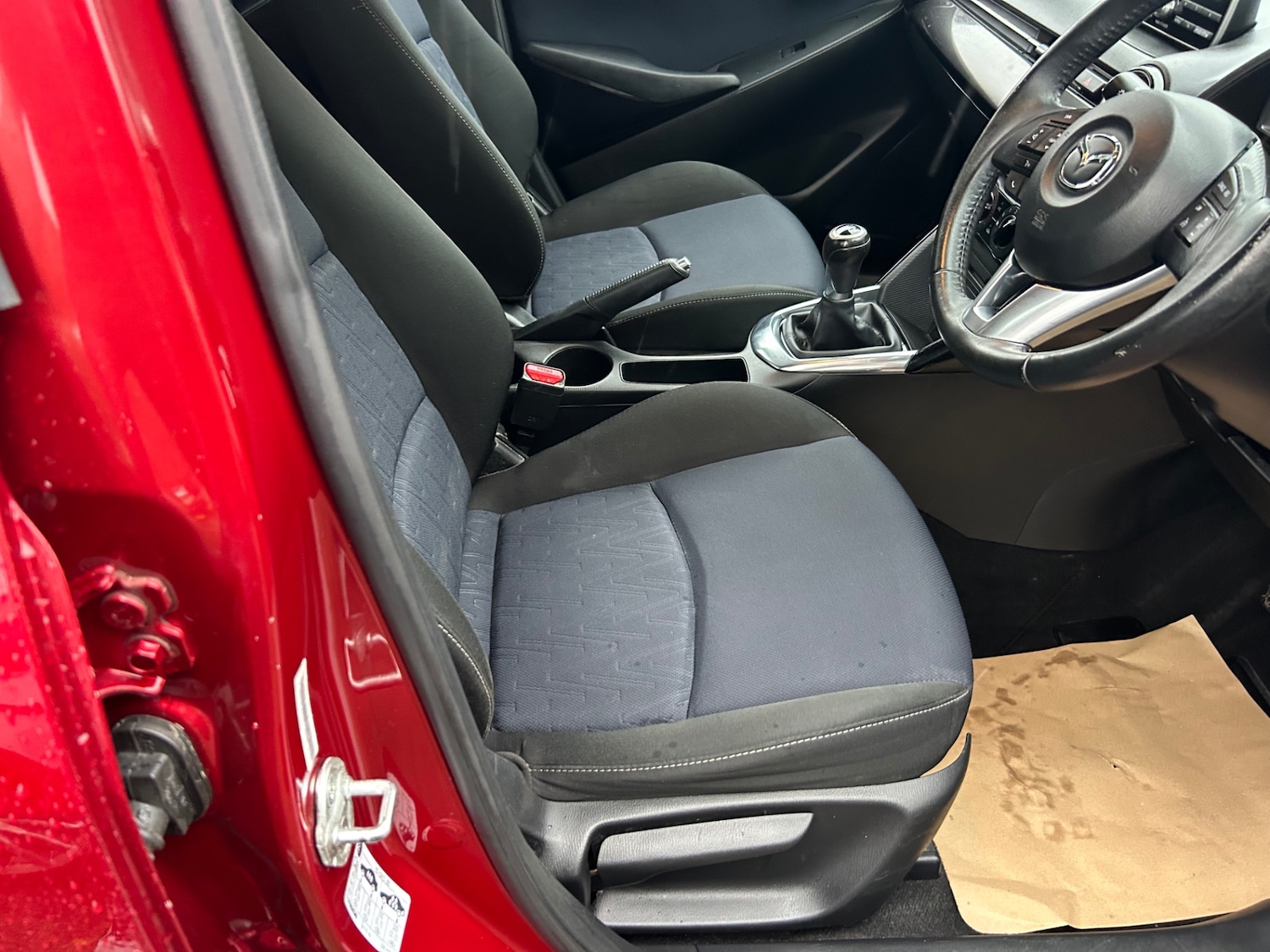 Used Mazda Mazda2 2015 for sale - 76532247: Photo 9