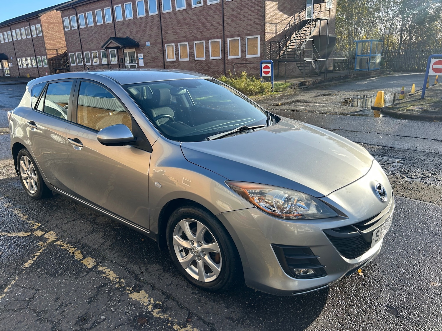 Used Mazda Mazda3 2010 for sale - 76376901: Photo 5