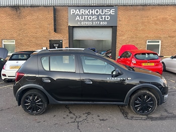 Used Dacia Sandero Stepway 2014 for sale - 76627391: Photo