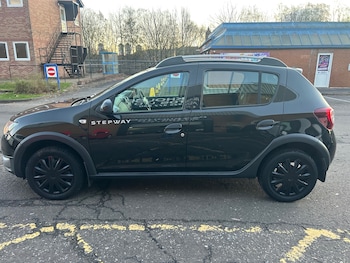 Used Dacia Sandero Stepway 2014 for sale - 76627391: Photo