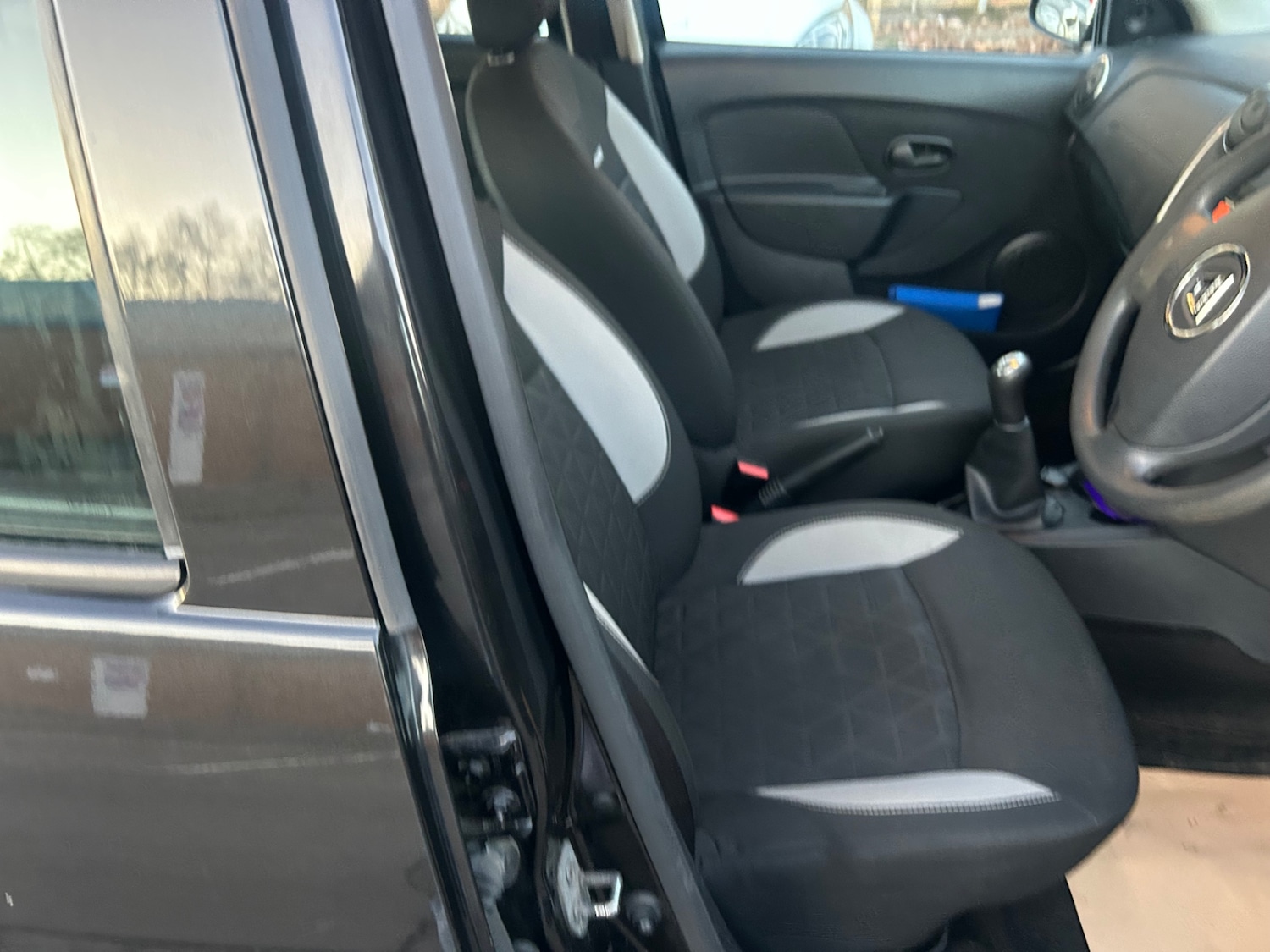 Used Dacia Sandero Stepway 2014 for sale - 76627391: Photo 9