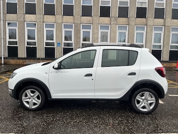 Used Dacia Sandero Stepway 2015 for sale - 78144543: Photo