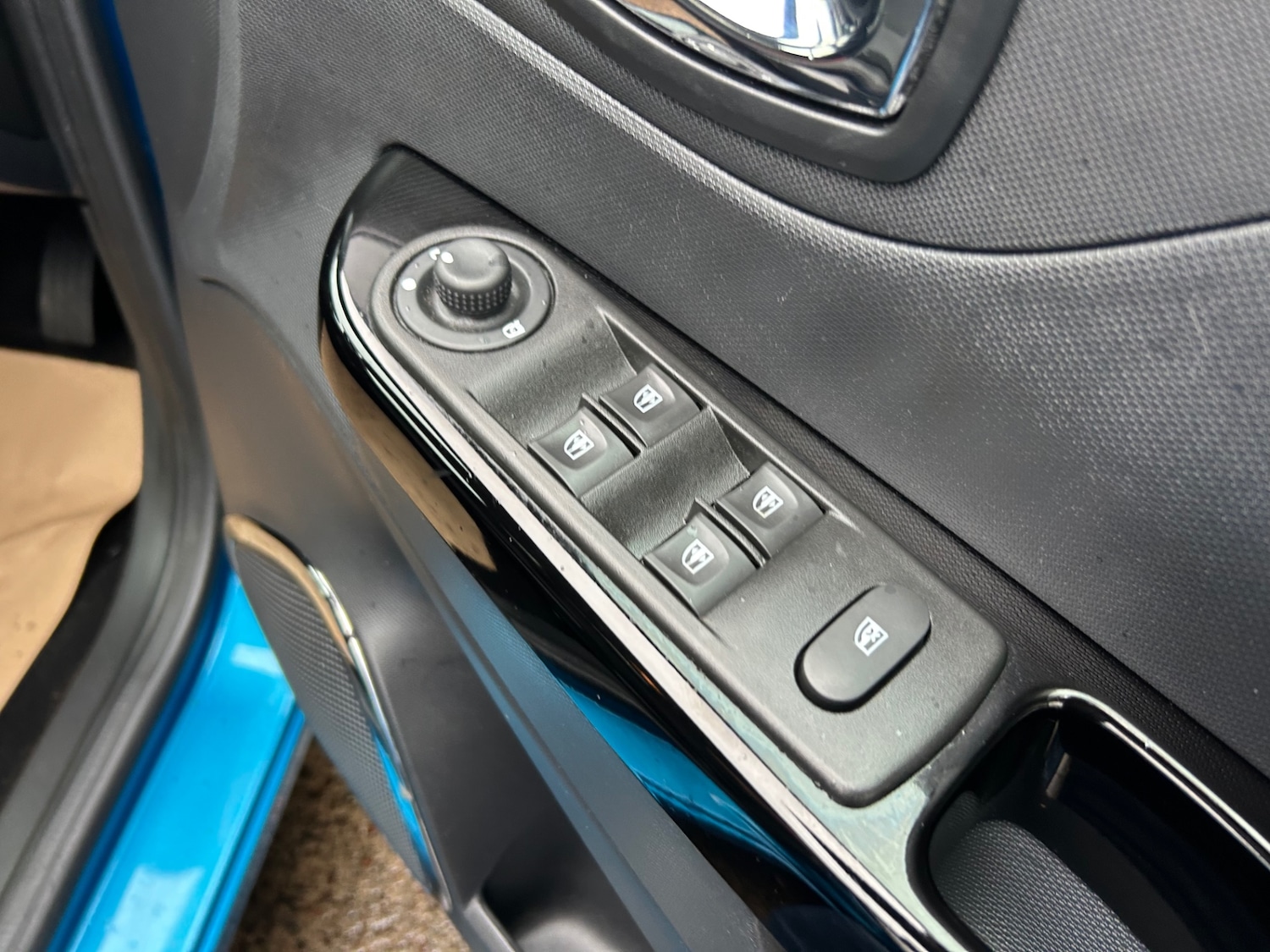 Used Renault Captur 2015 for sale - 76506042: Photo 10