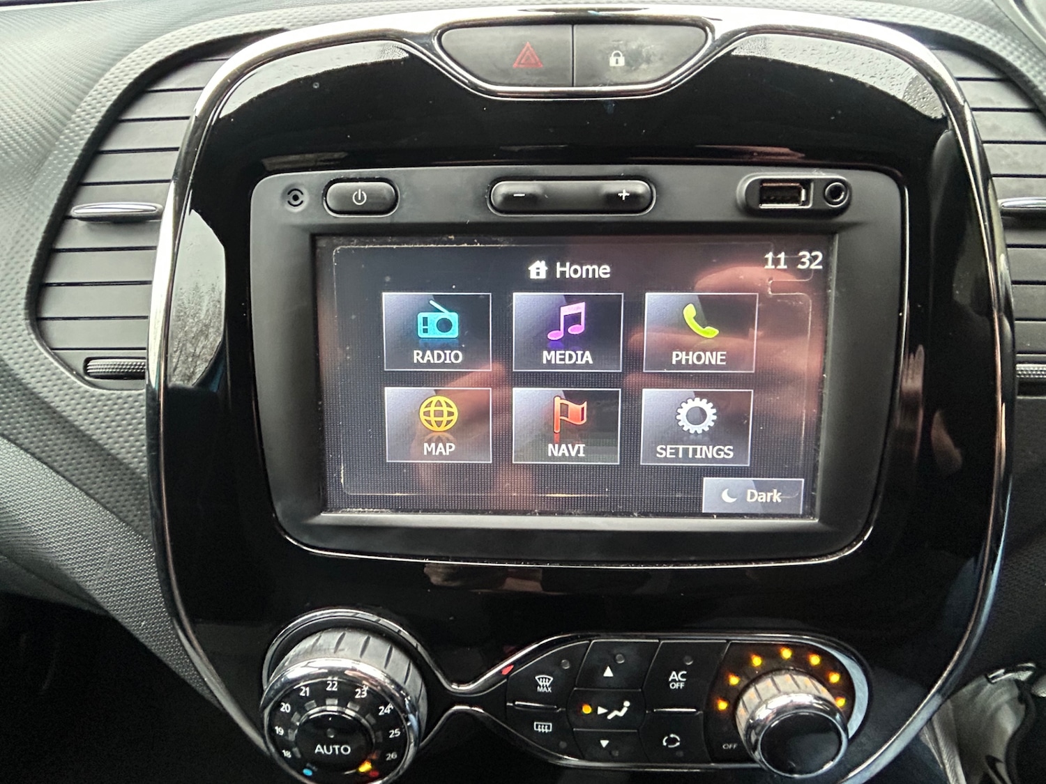 Used Renault Captur 2015 for sale - 76506042: Photo 13