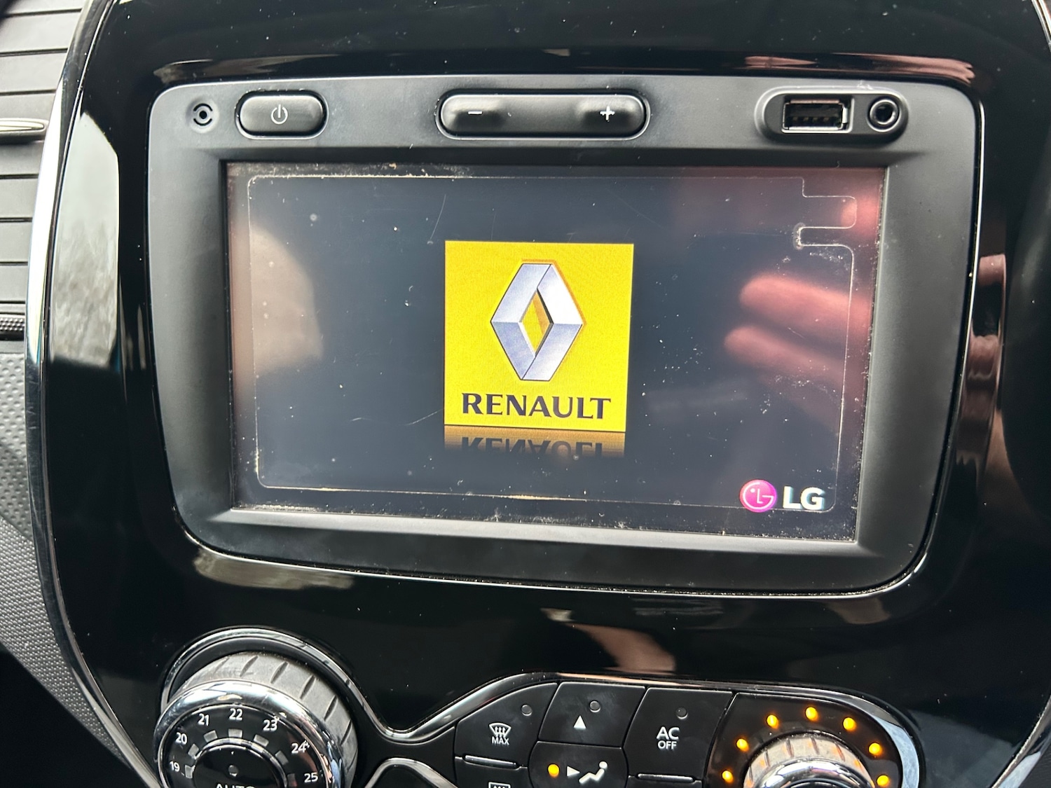 Used Renault Captur 2015 for sale - 76506042: Photo 9