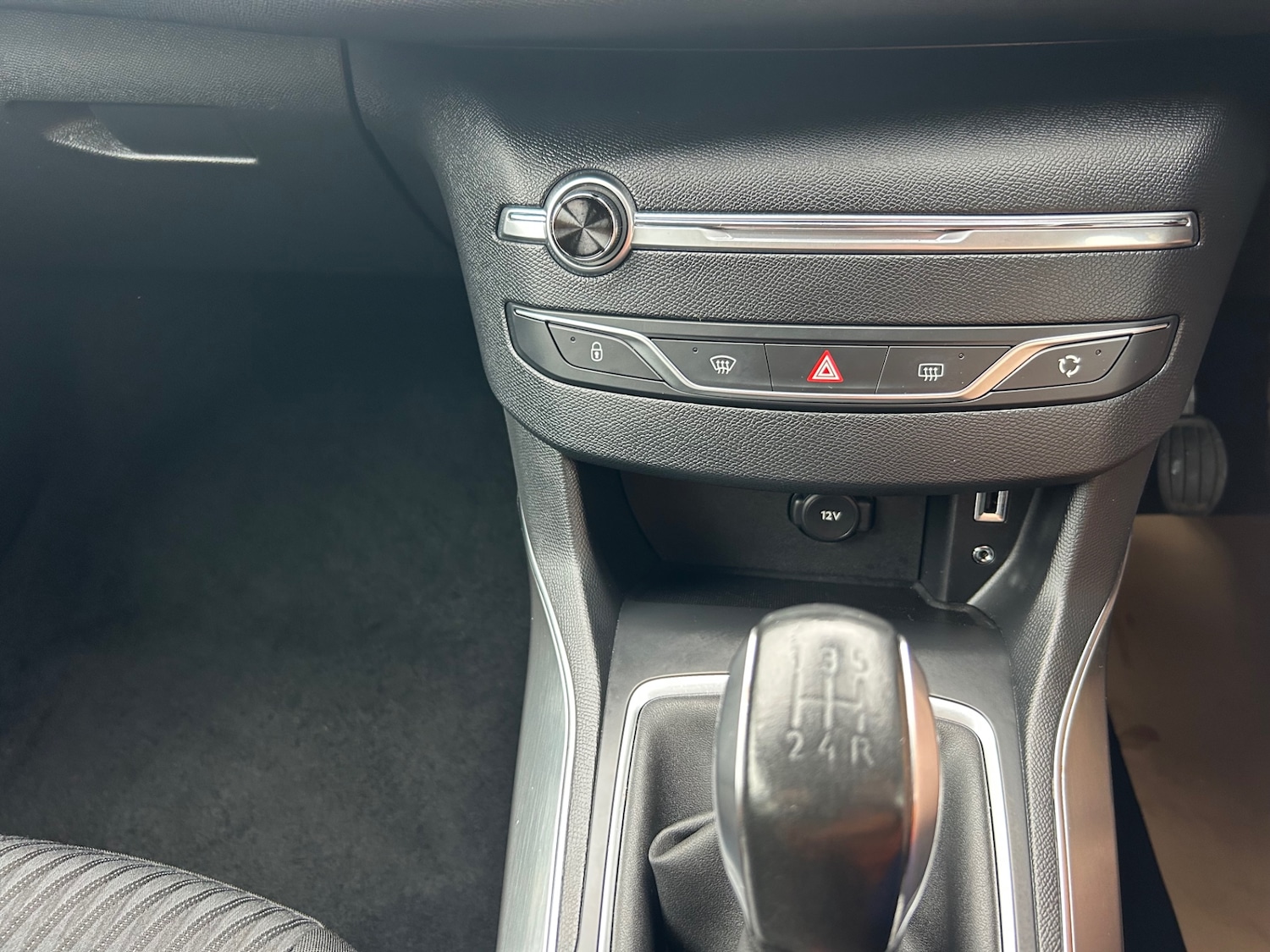 Used Peugeot 308 2015 for sale - 76322082: Photo 16