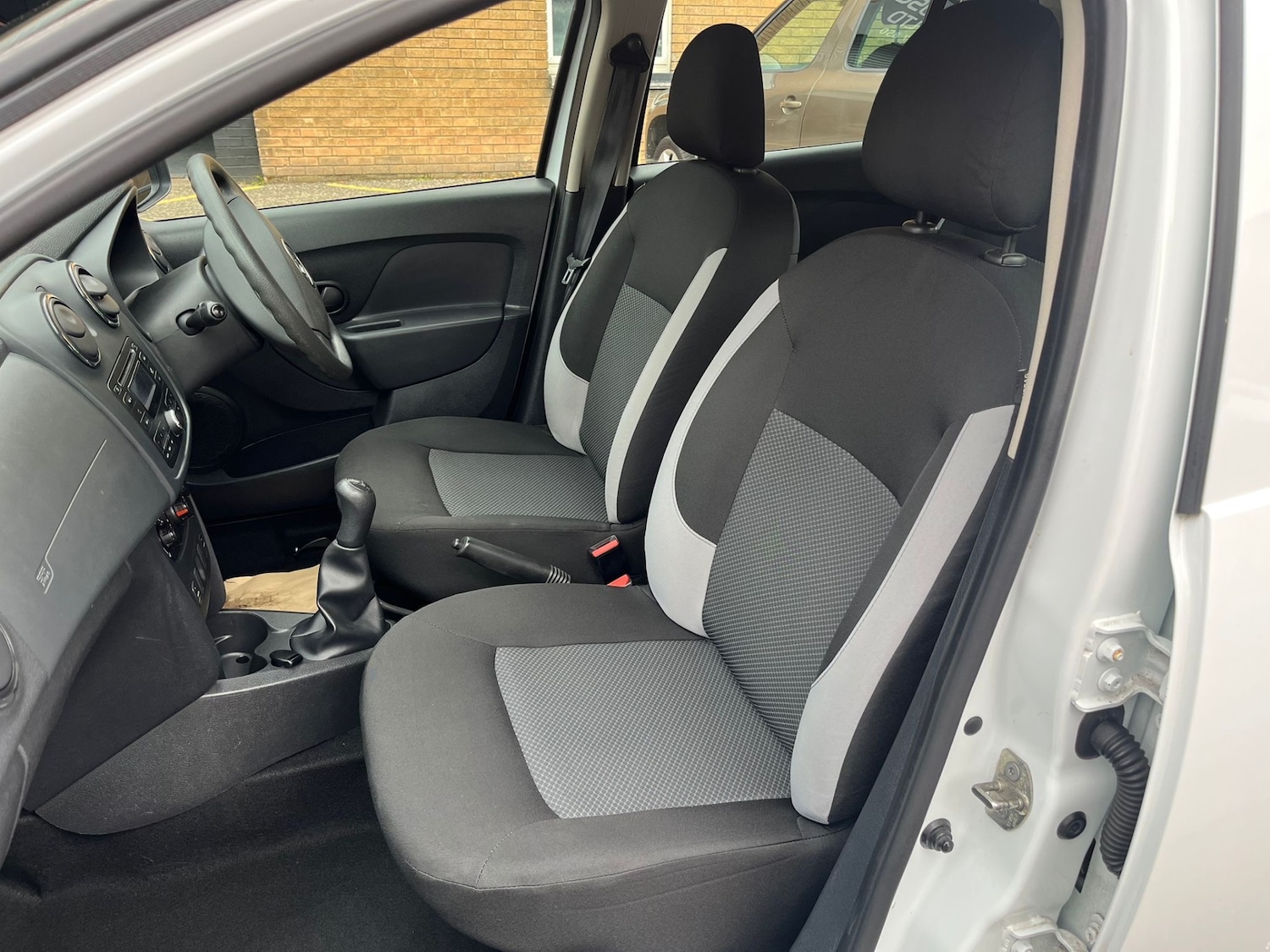 Used Dacia Sandero 2015 for sale - 76070500: Photo 11