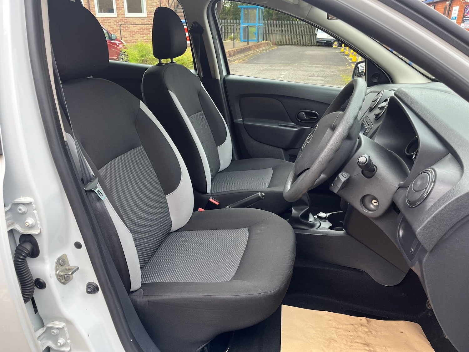 Used Dacia Sandero 2015 for sale - 76070500: Photo 9