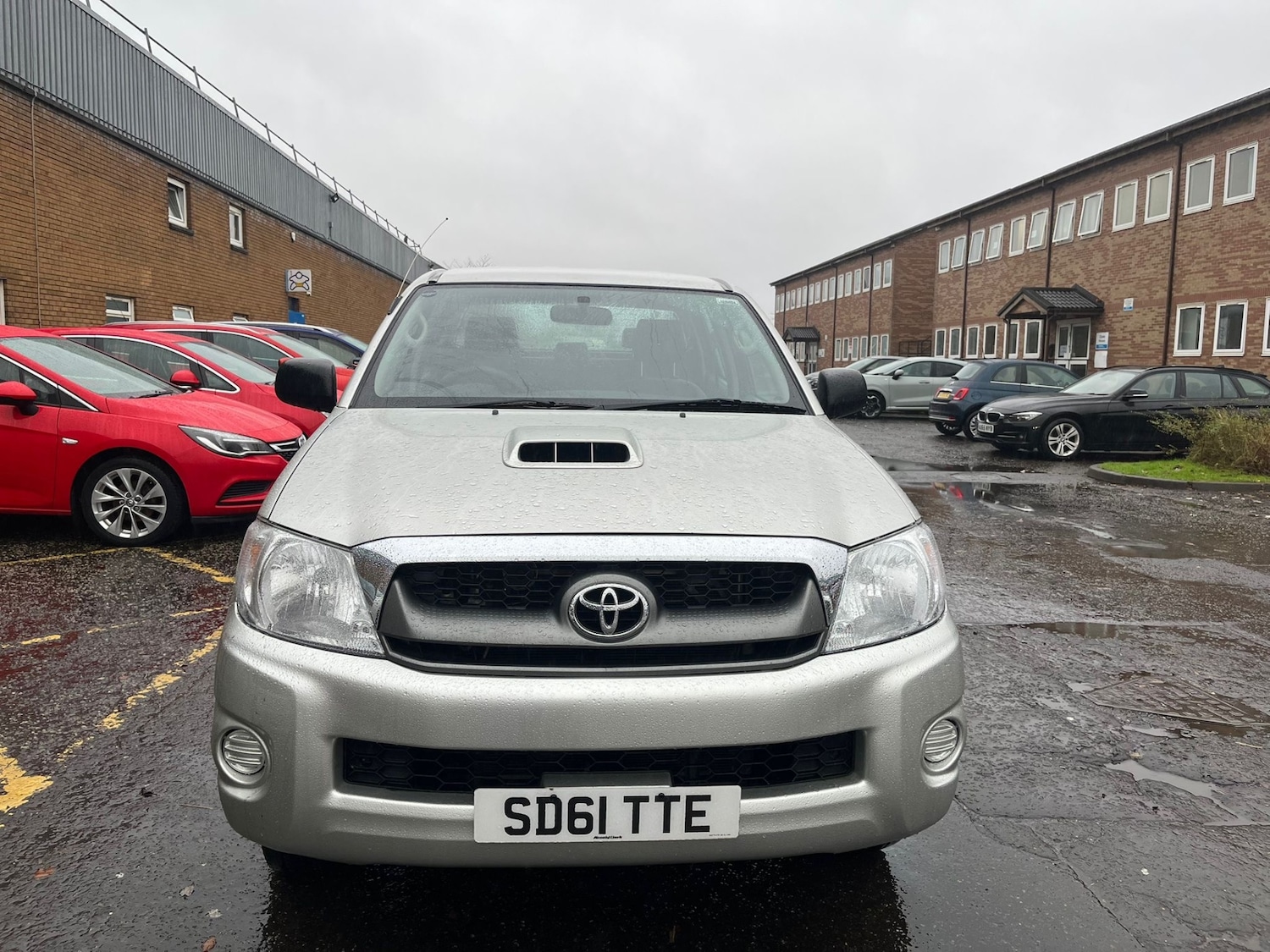 Used Toyota Hilux 2011 for sale - 76684425: Photo 2