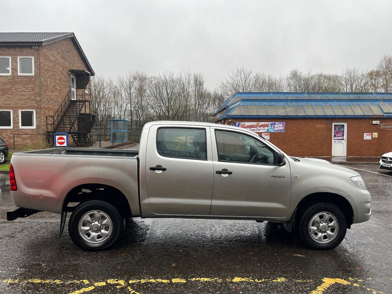 Used Toyota Hilux 2011 for sale - 76684425: Photo 3