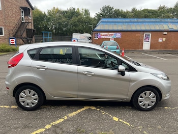 Used Ford Fiesta 2010 for sale - 76070388: Photo