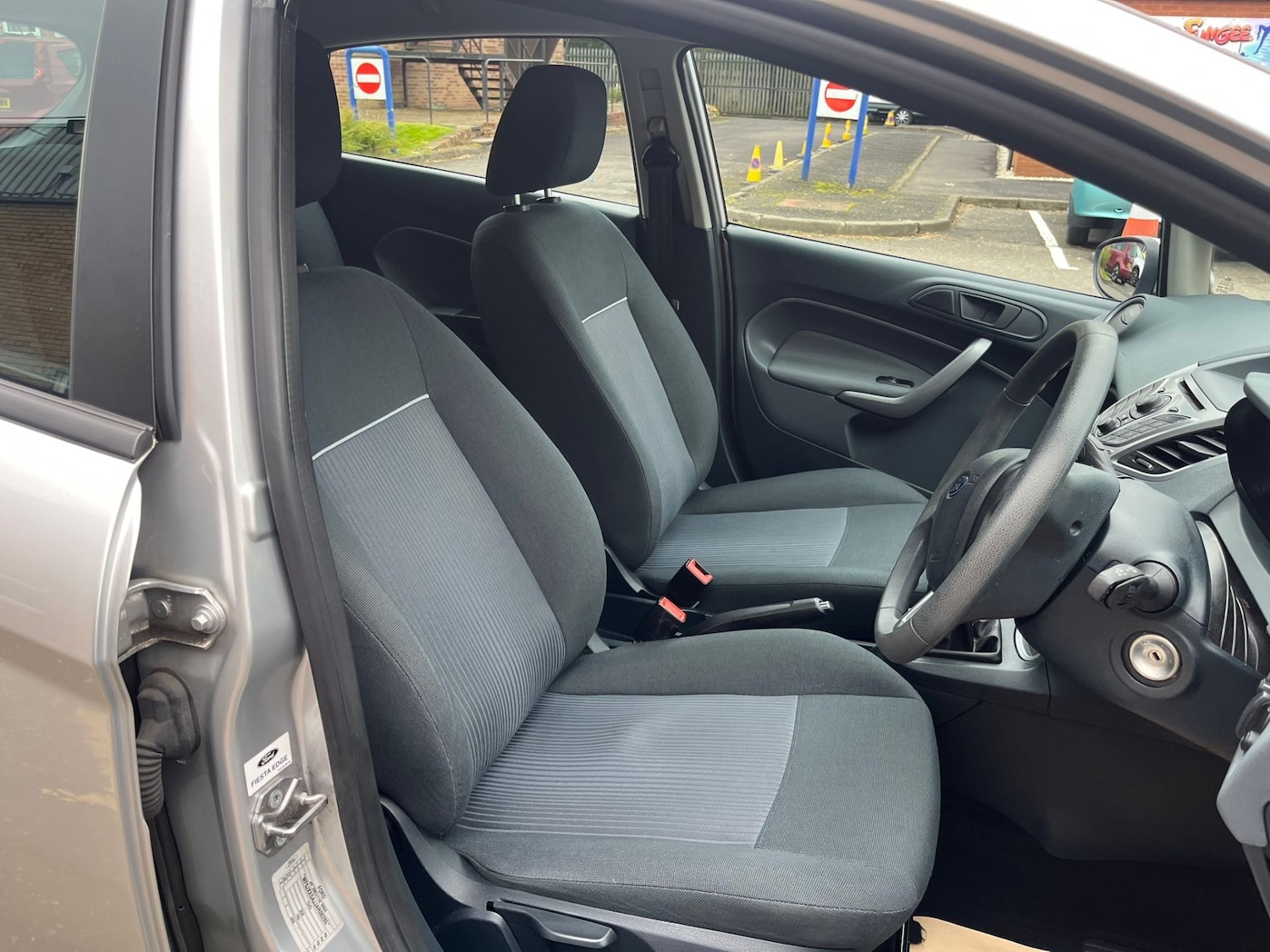 Used Ford Fiesta 2010 for sale - 76070388: Photo 9