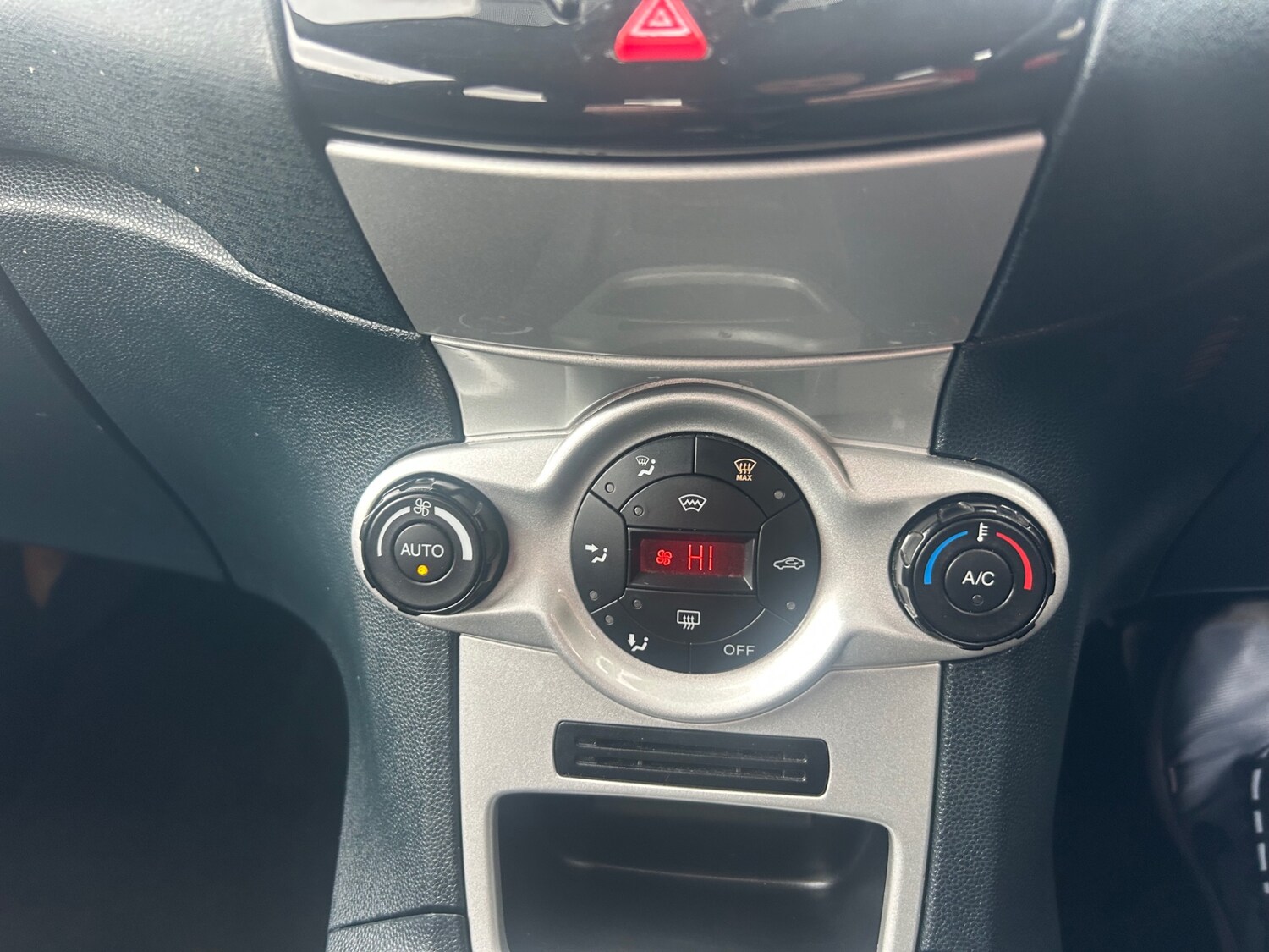 Used Ford Fiesta 2012 for sale - 78218623: Photo 15