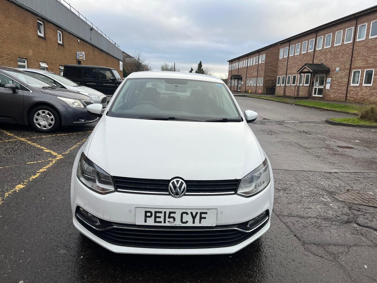 Used Volkswagen Polo 2015 for sale - 76837606: Photo 2