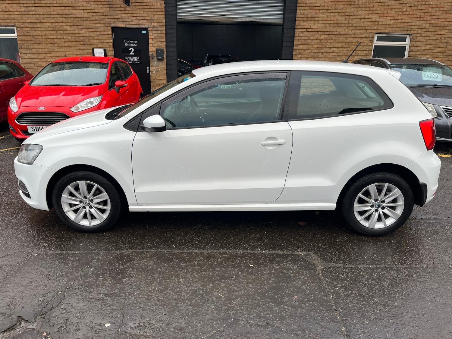 Used Volkswagen Polo 2015 for sale - 76837606: Photo 3