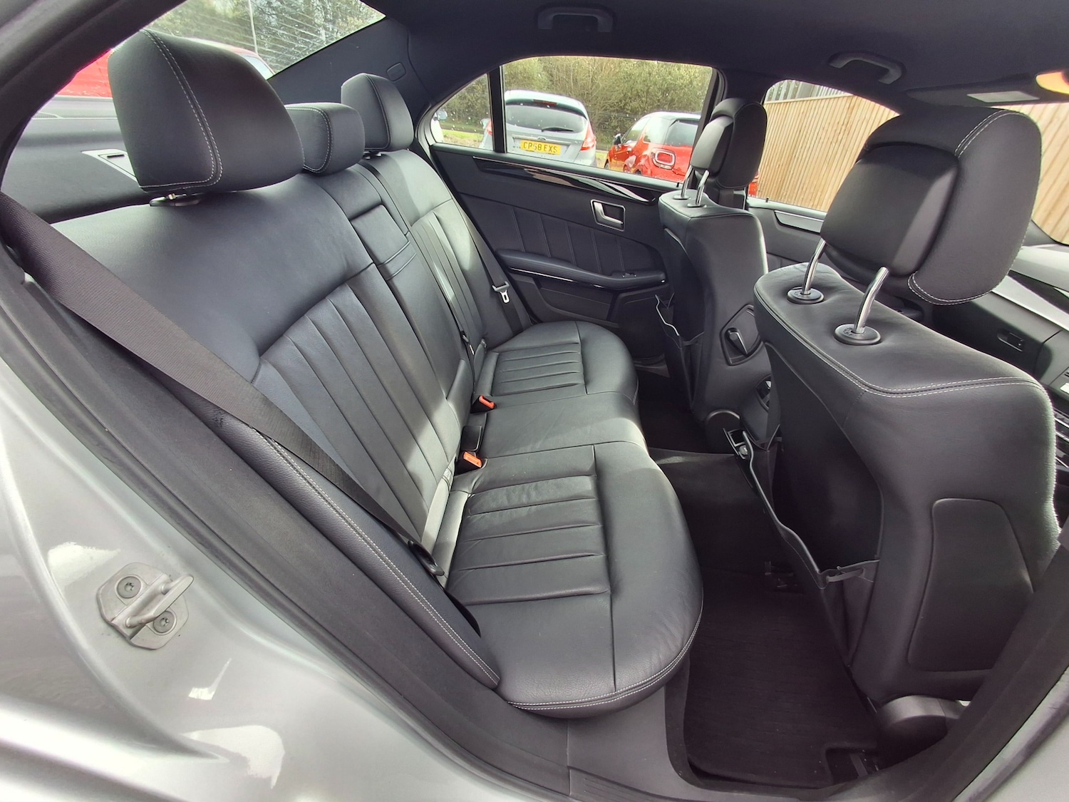 Used Mercedes-Benz E Class 2013 for sale - 76364477: Photo 10