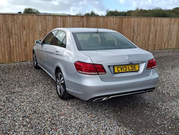 Used Mercedes-Benz E Class 2013 for sale - 76364477: Photo