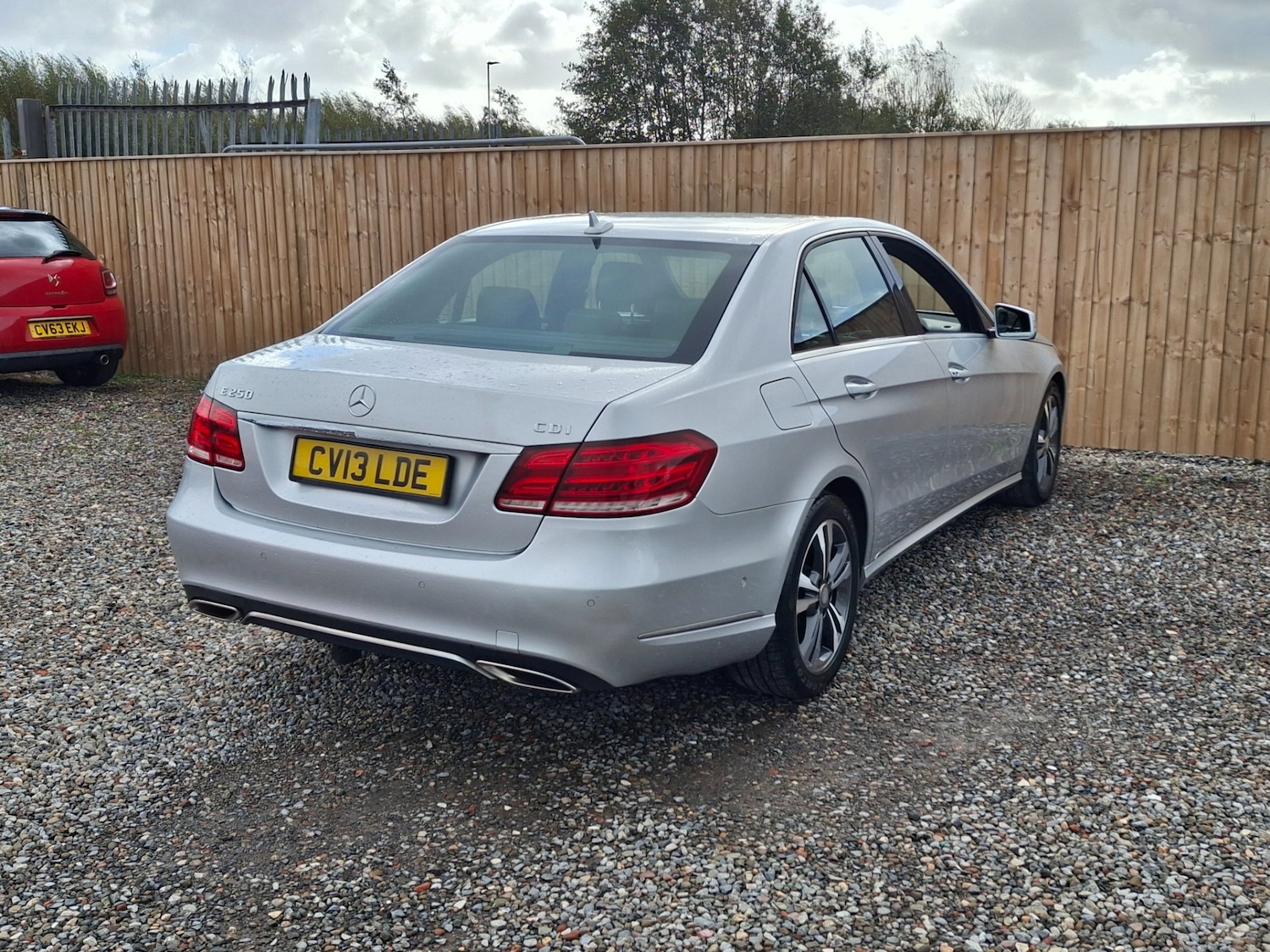 Used Mercedes-Benz E Class 2013 for sale - 76364477: Photo 6