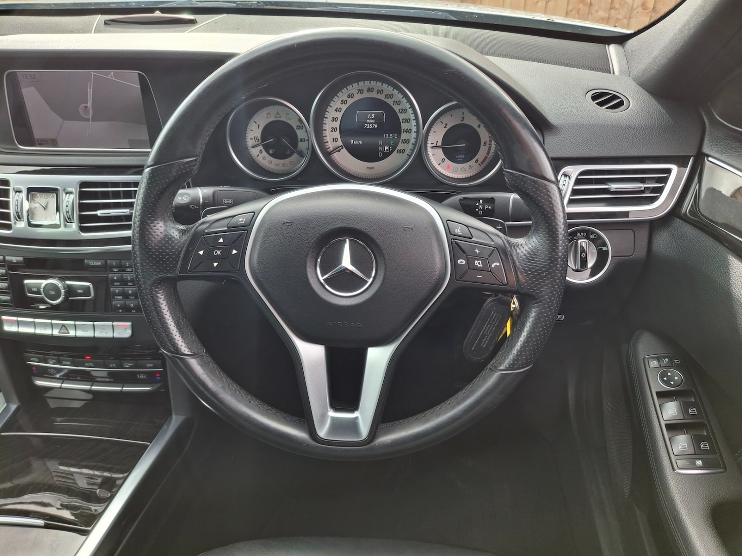 Used Mercedes-Benz E Class 2013 for sale - 76364477: Photo 7