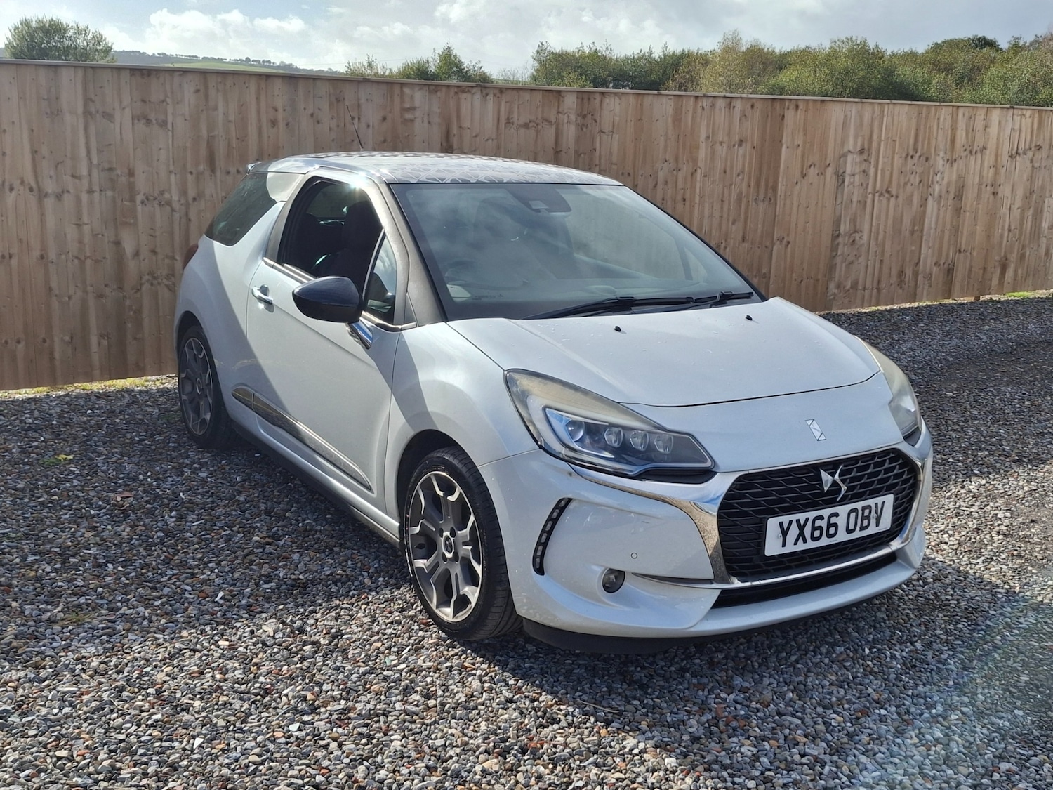 Used DS Automobiles DS 3 2016 for sale - 76374470: Photo 1