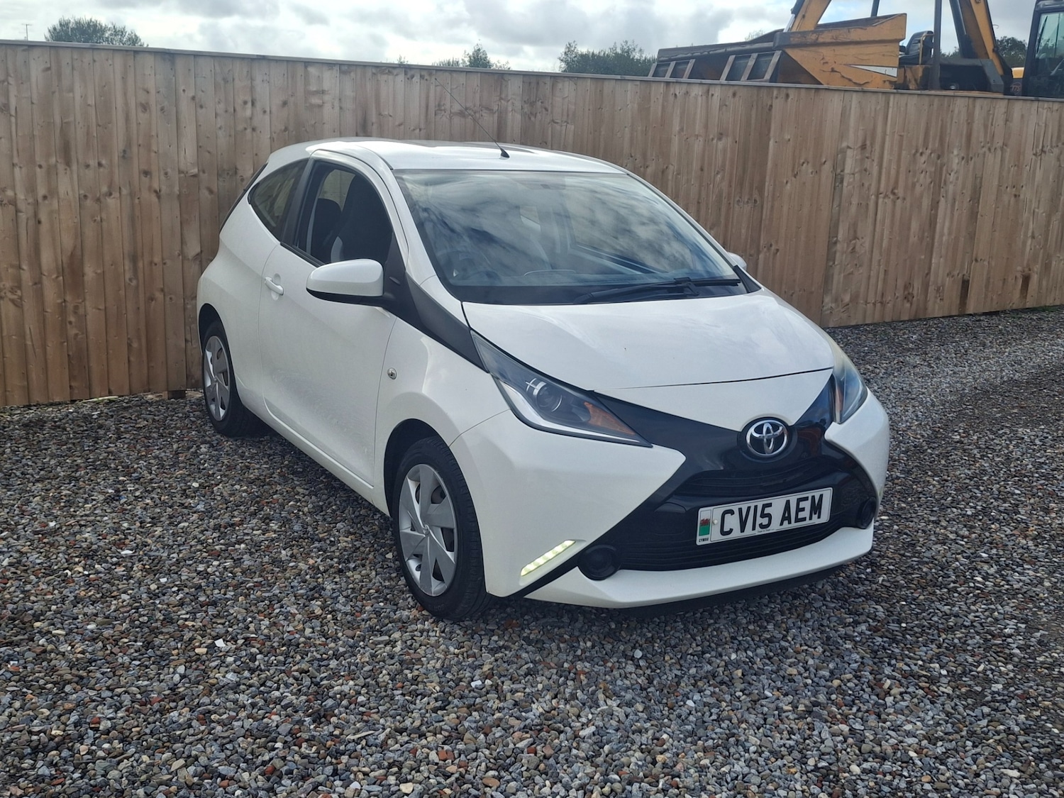 Used Toyota AYGO 2015 for sale - 76330891: Photo 1