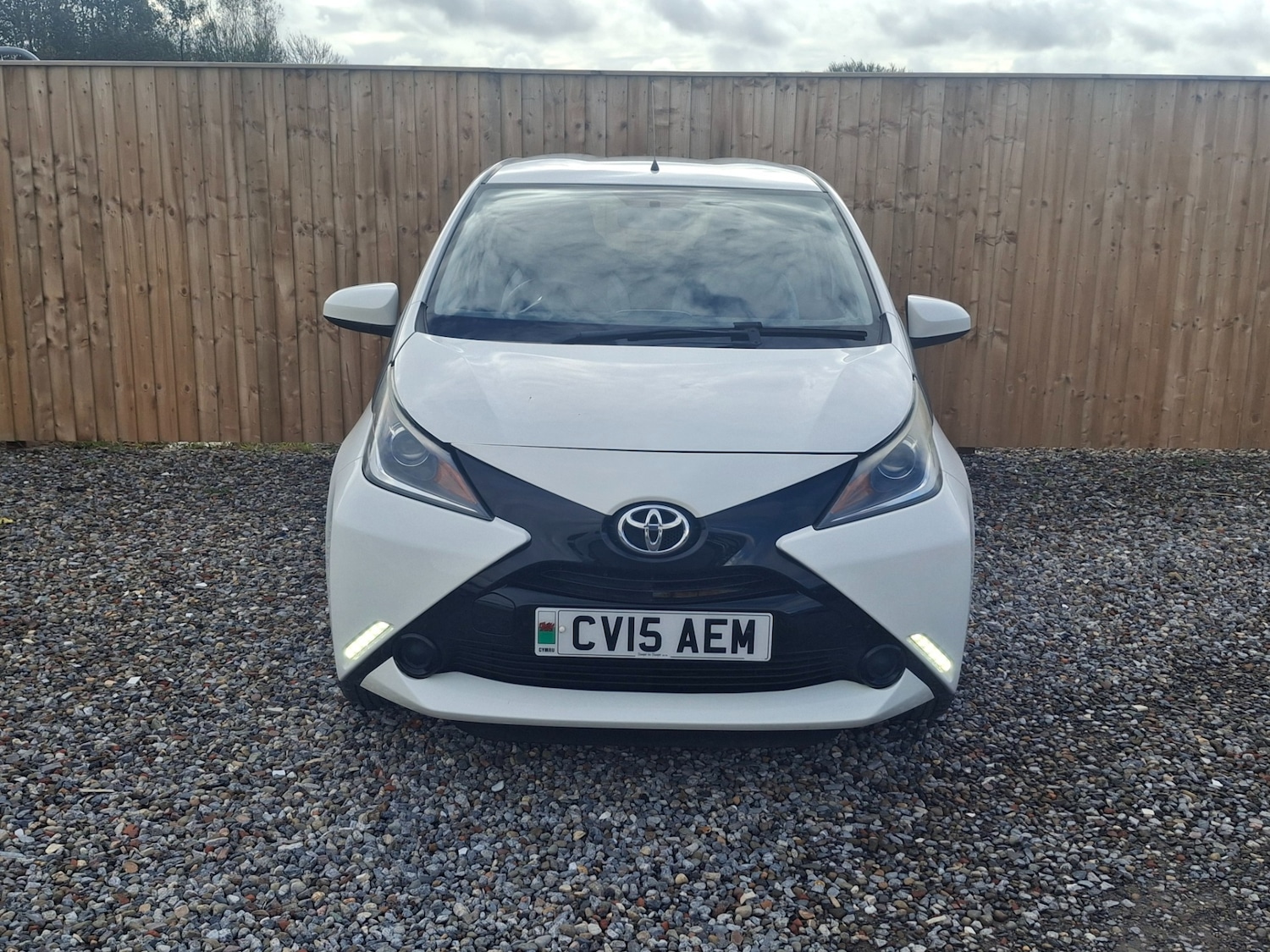 Used Toyota AYGO 2015 for sale - 76330891: Photo 2