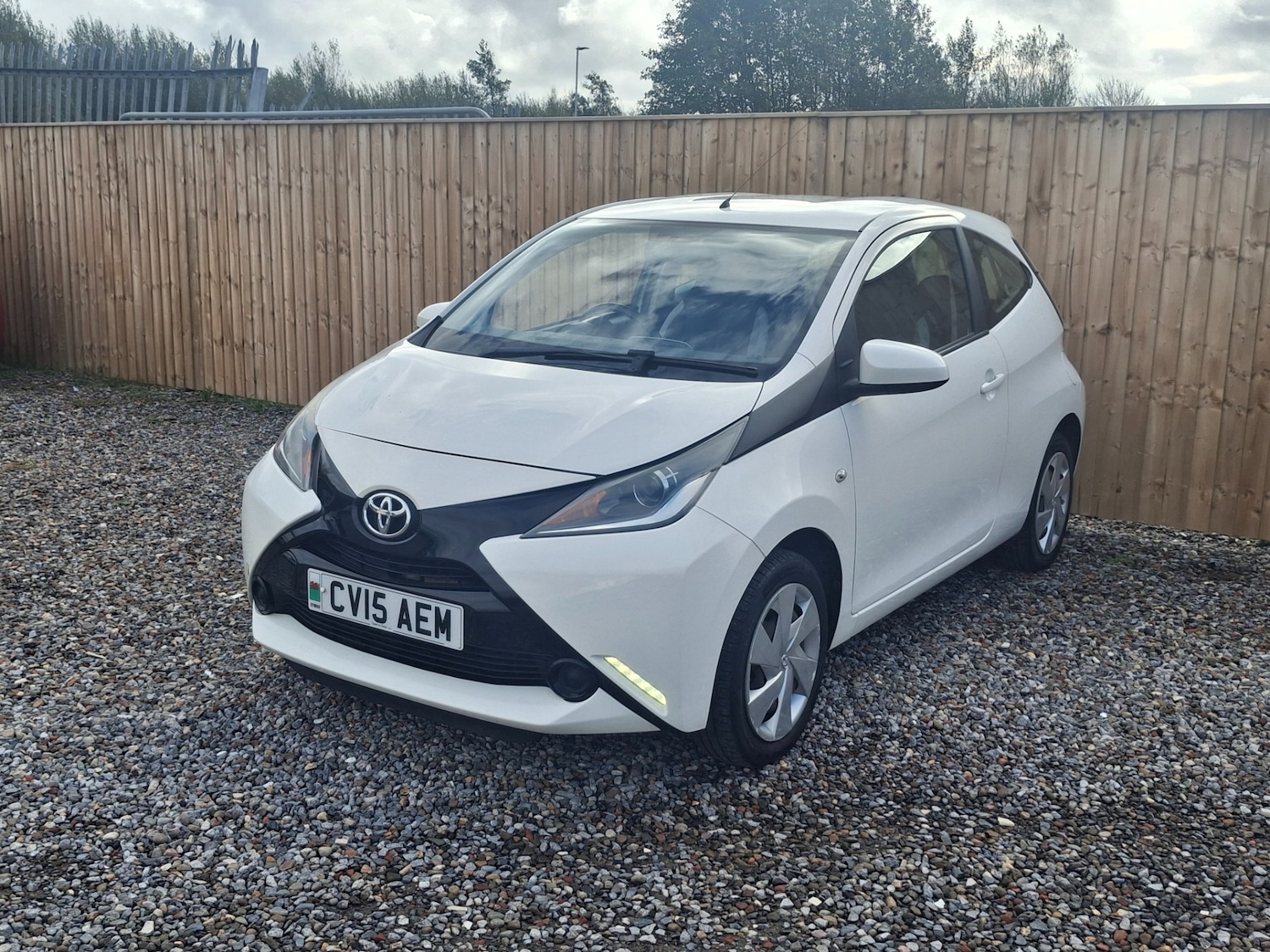 Used Toyota AYGO 2015 for sale - 76330891: Photo 3
