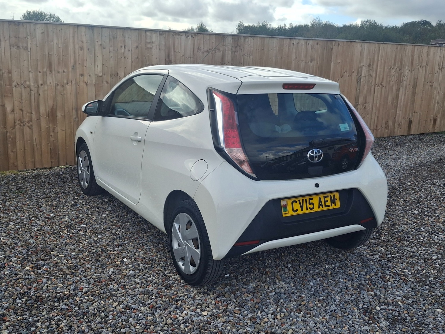 Used Toyota AYGO 2015 for sale - 76330891: Photo 6