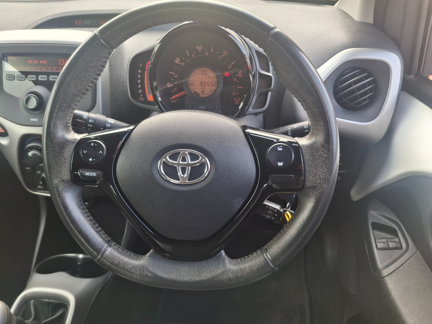 Used Toyota AYGO 2015 for sale - 76330891: Photo 7