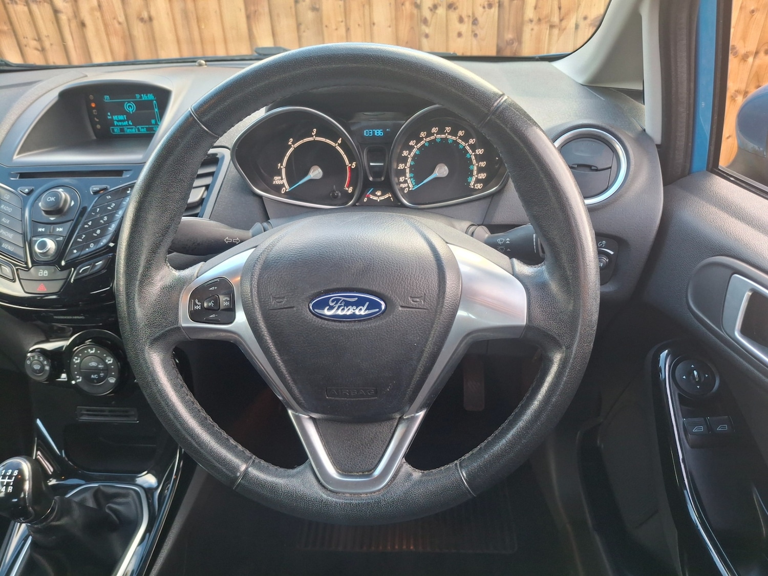 Used Ford Fiesta 2014 for sale - 76330483: Photo 7