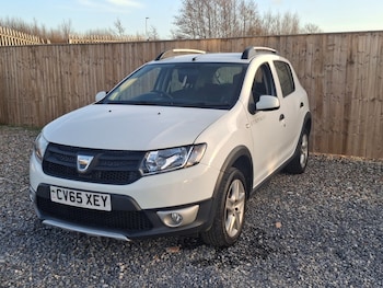 Used Dacia Sandero Stepway 2015 for sale - 77846630: Photo