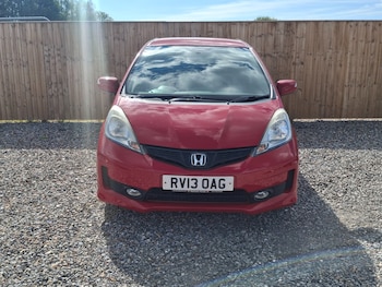 Used Honda Jazz 2013 for sale - 76048762: Photo 2