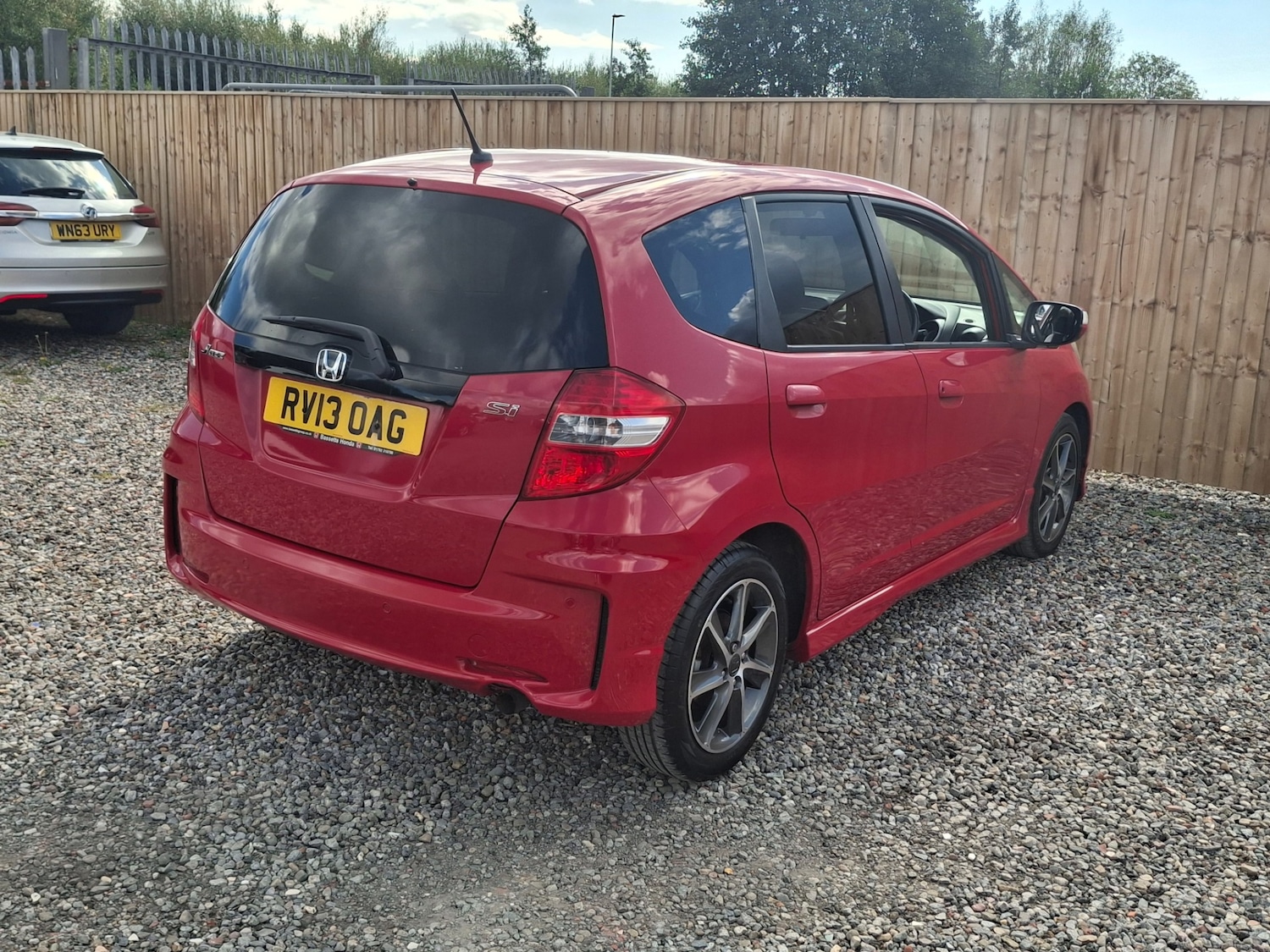 Used Honda Jazz 2013 for sale - 76048762: Photo 4