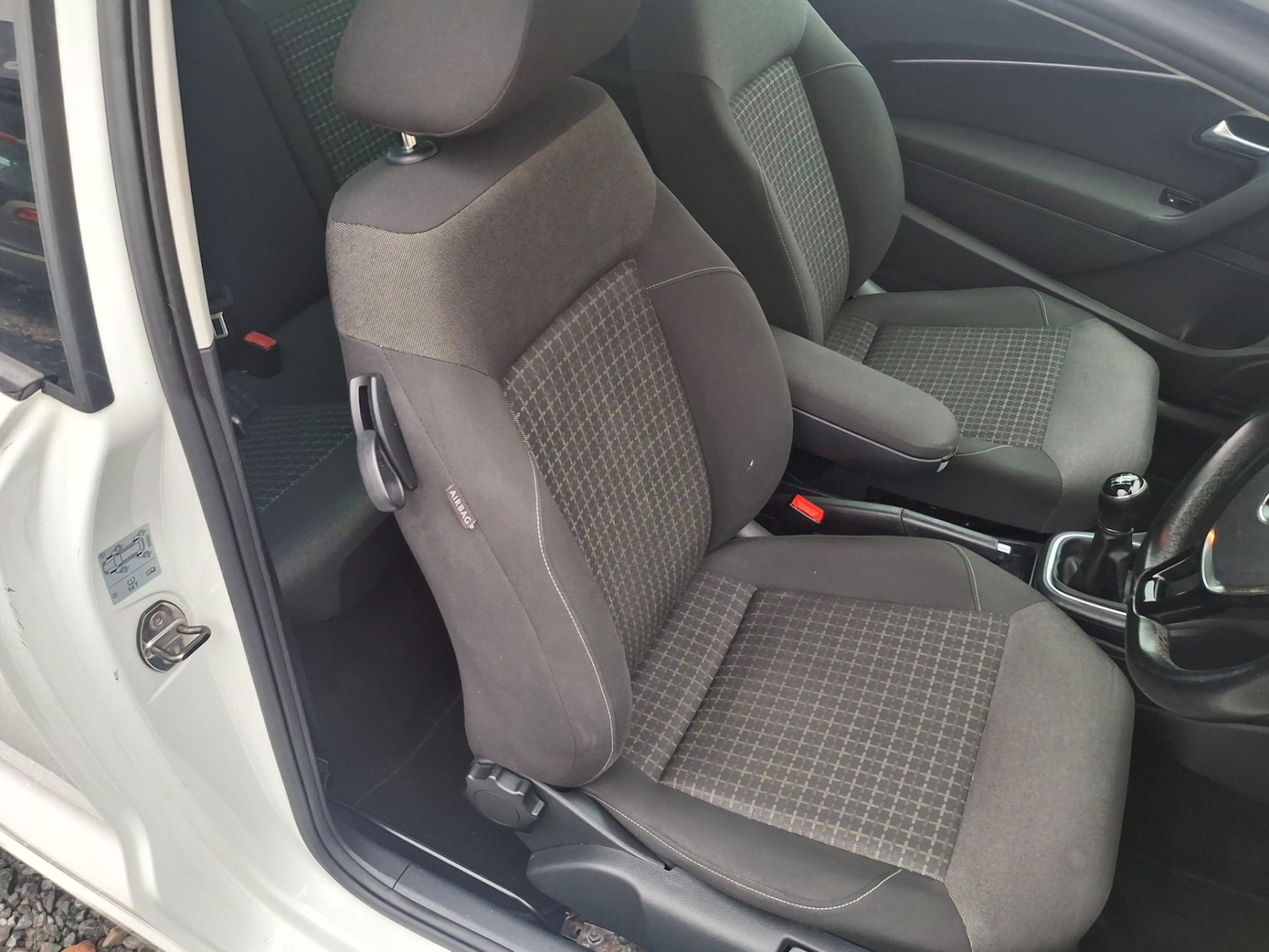 Used Volkswagen Polo 2015 for sale - 77903145: Photo 9