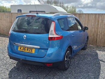 Used Renault Grand Scenic 2016 for sale - 78306676: Photo