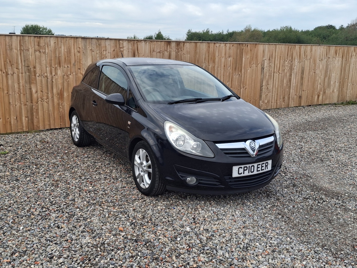 Used Vauxhall Corsa 2010 for sale - 76142407: Photo 1