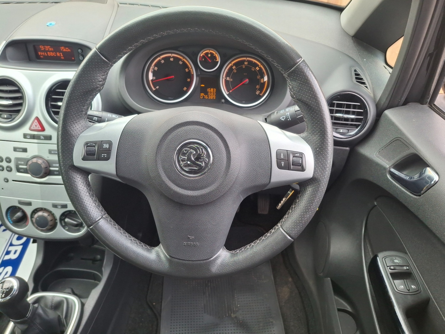 Used Vauxhall Corsa 2010 for sale - 76142407: Photo 7