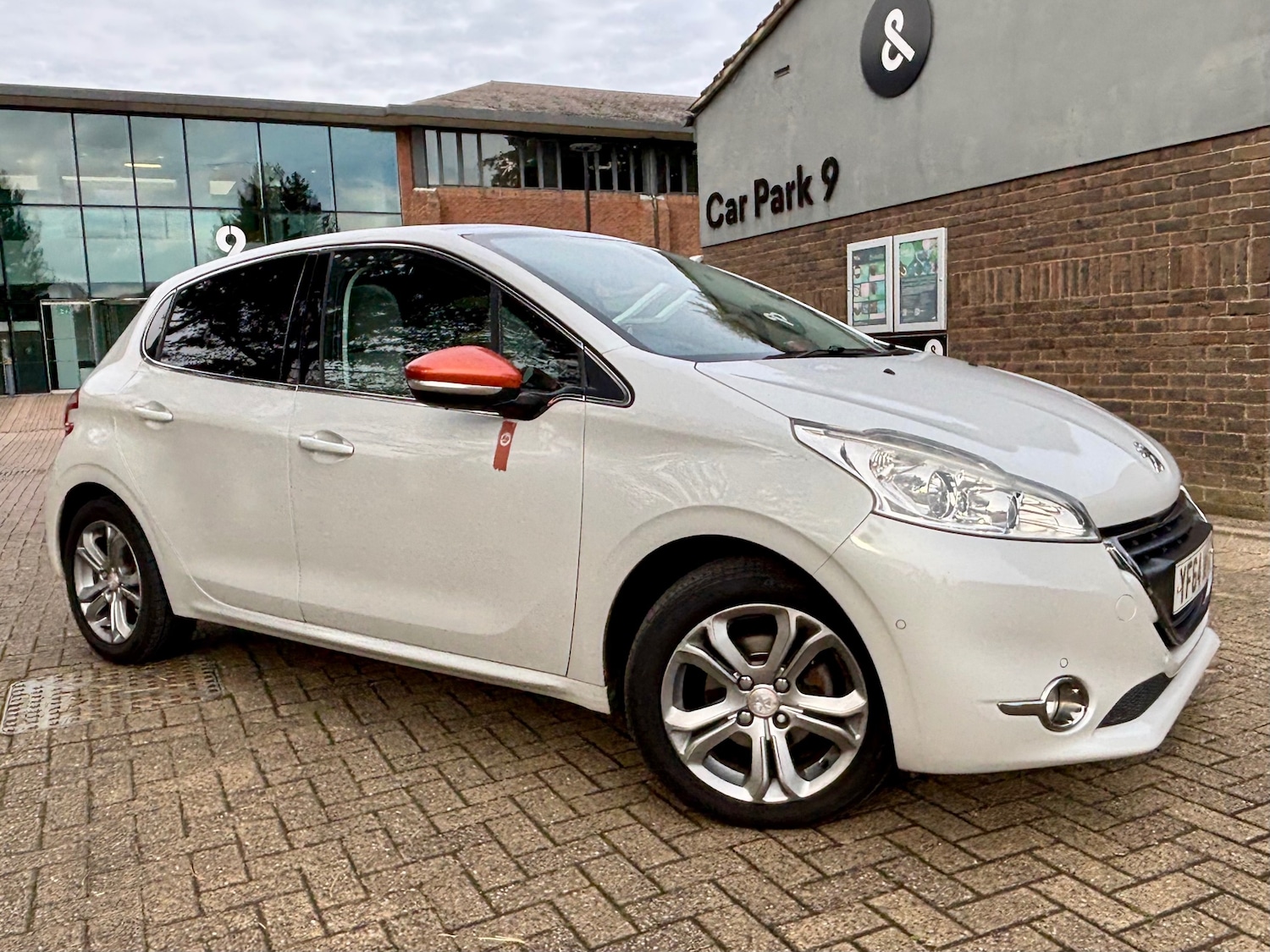 Used Peugeot 208 2016 for sale - 76113945: Photo 2