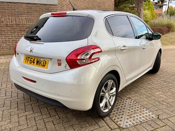 Used Peugeot 208 2016 for sale - 76113945: Photo 3