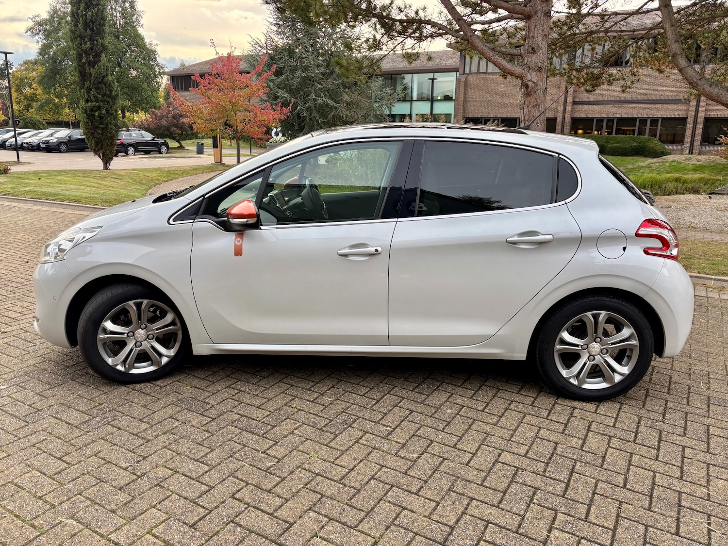 Used Peugeot 208 2016 for sale - 76113945: Photo 4